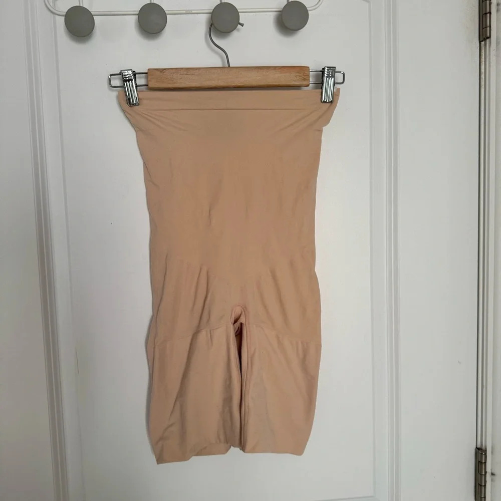SPANX. SCULPTING HIGH-WAISTED MID-THIGH SHORT size XL